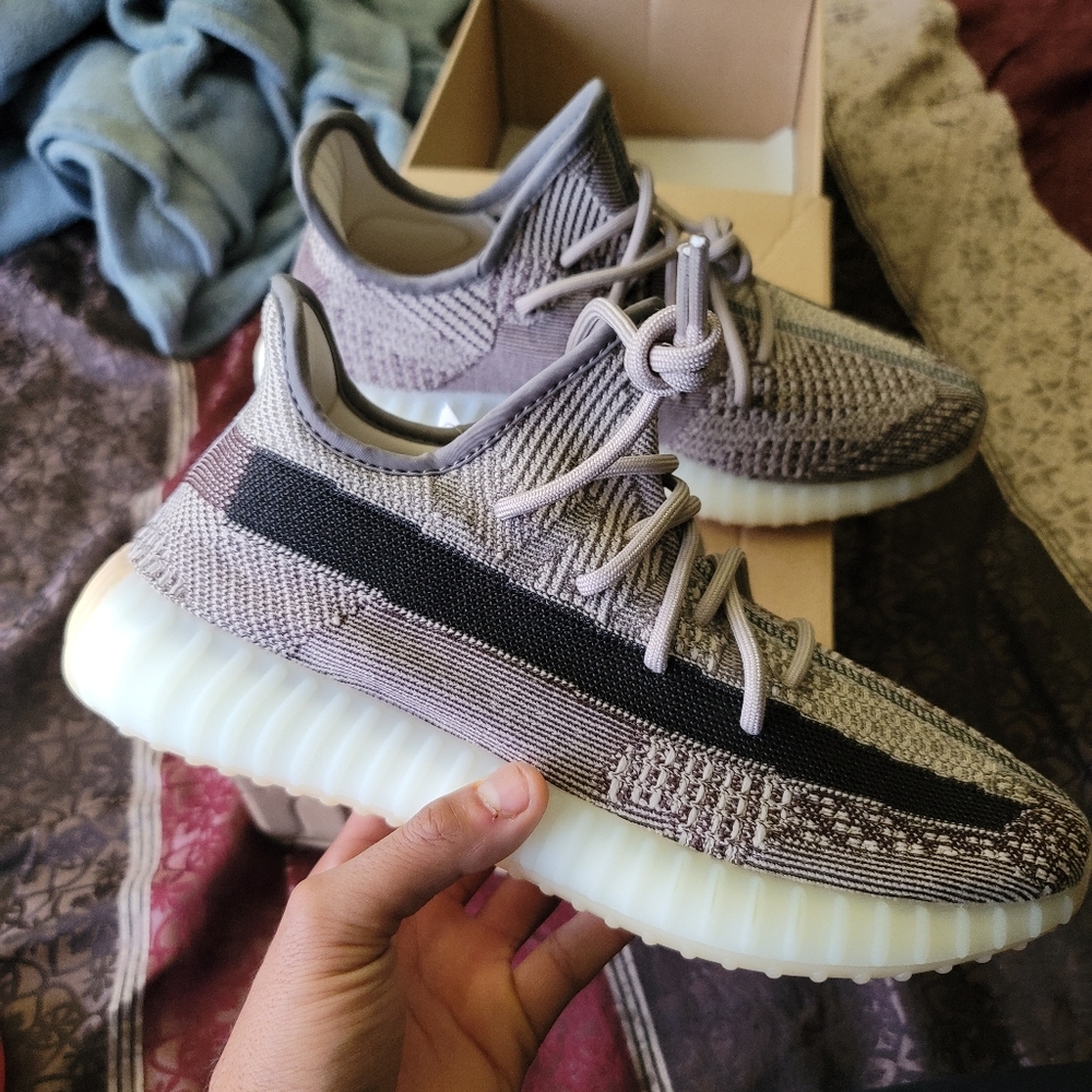 Yeezy 350 Zyon size 9.5M